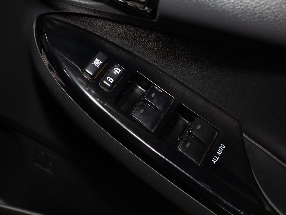 Toyota Corolla 2010 - фото автомобиля