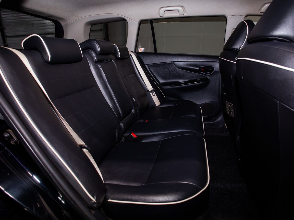 Toyota Corolla 2010 - фото автомобиля