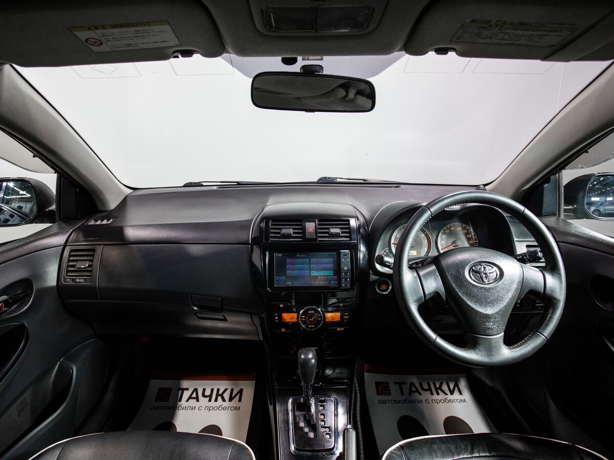 Toyota Corolla 2010 - фото автомобиля