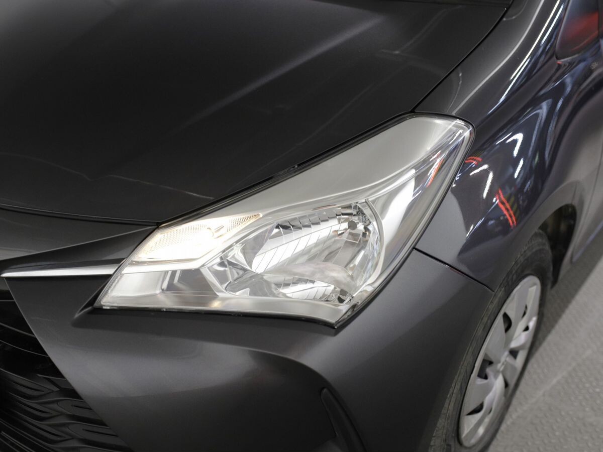 Toyota Vitz 2018 - фото автомобиля