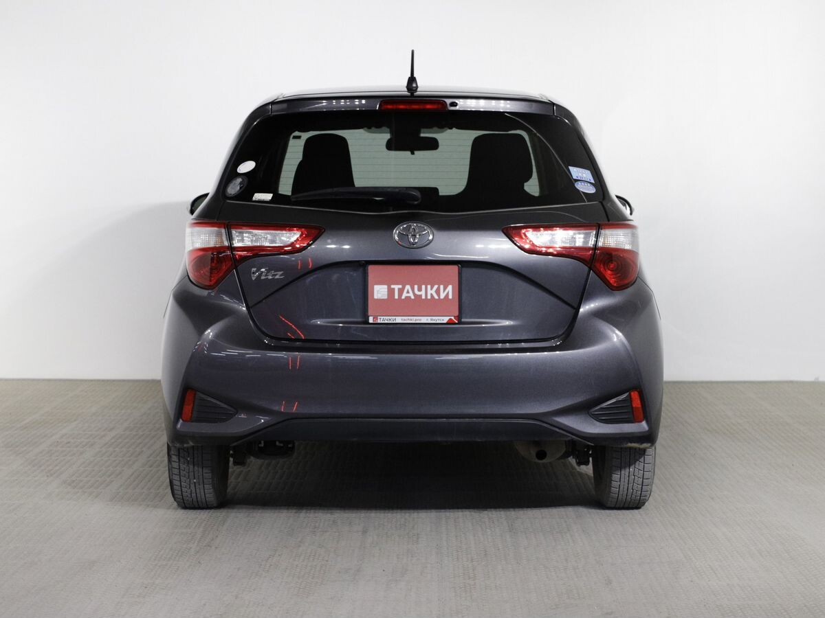 Toyota Vitz 2018 - фото автомобиля