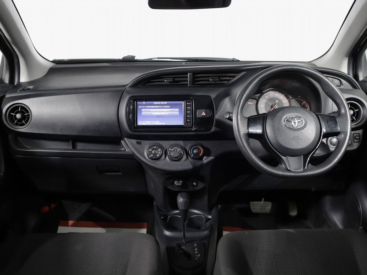 Toyota Vitz 2018 - фото автомобиля