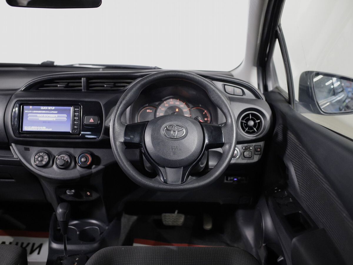 Toyota Vitz 2018 - фото автомобиля