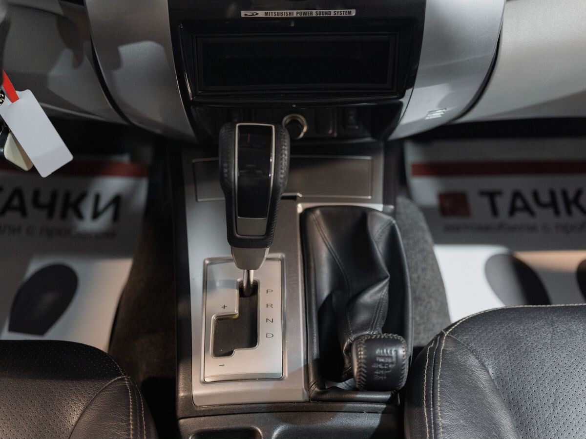 Mitsubishi Pajero Sport 2011 - фото автомобиля