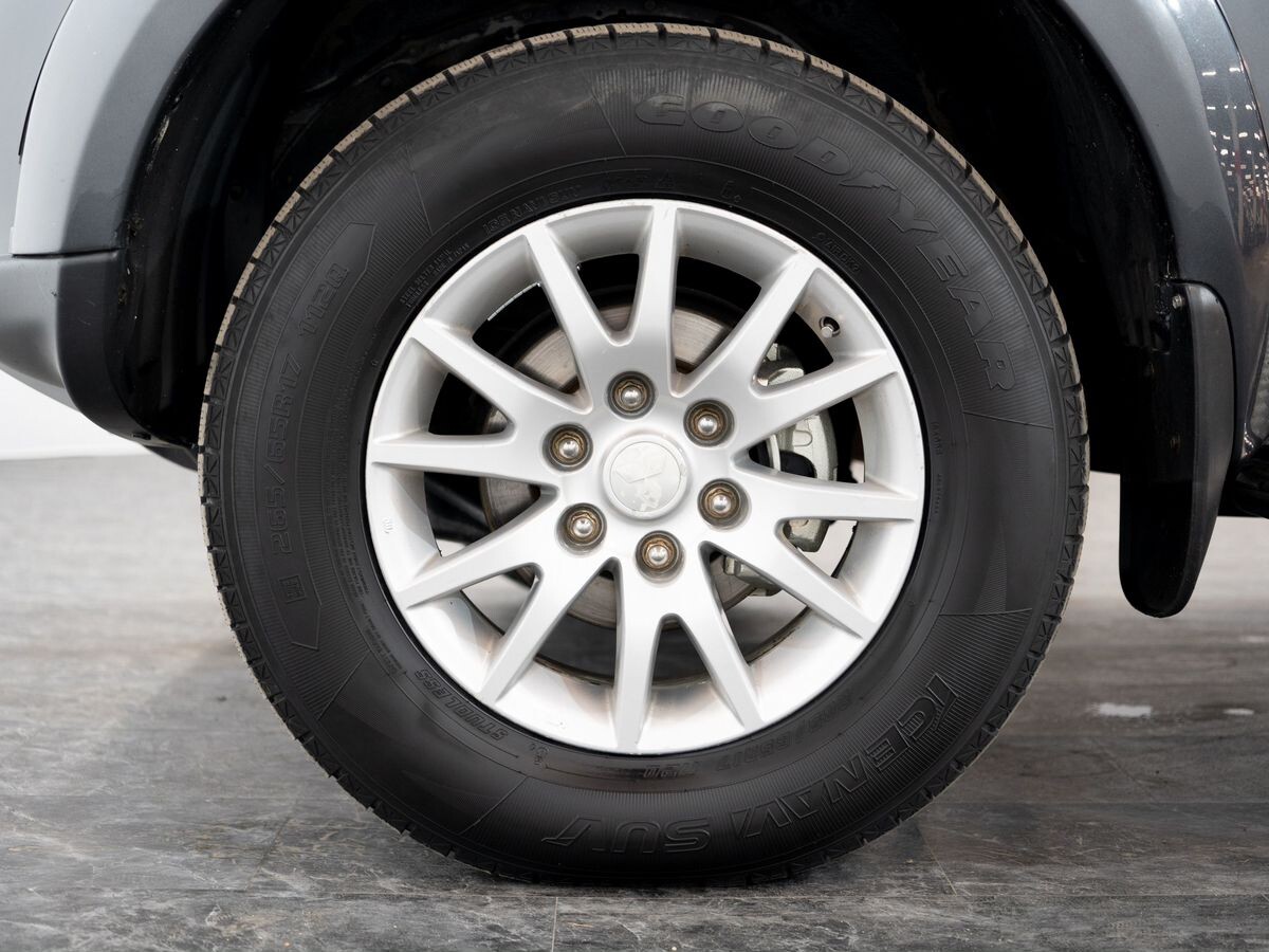 Mitsubishi Pajero Sport 2011 - фото автомобиля