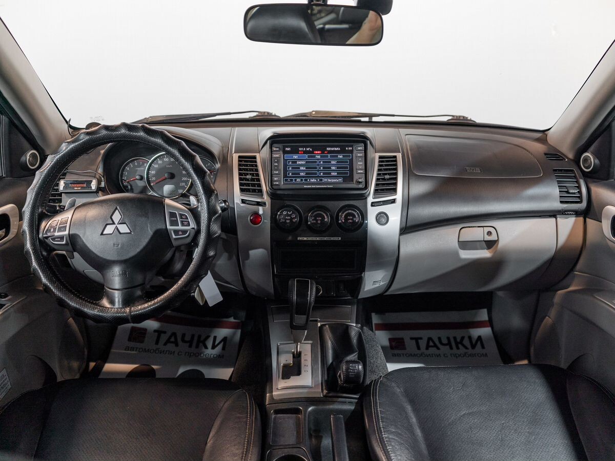 Mitsubishi Pajero Sport 2011 - фото автомобиля