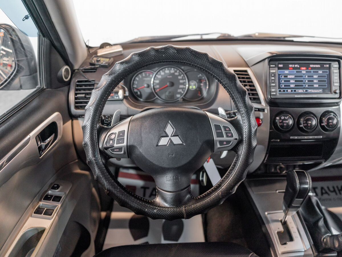 Mitsubishi Pajero Sport 2011 - фото автомобиля
