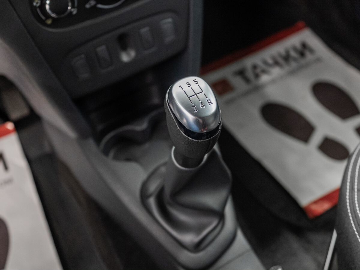 Renault Sandero 2021 - фото автомобиля