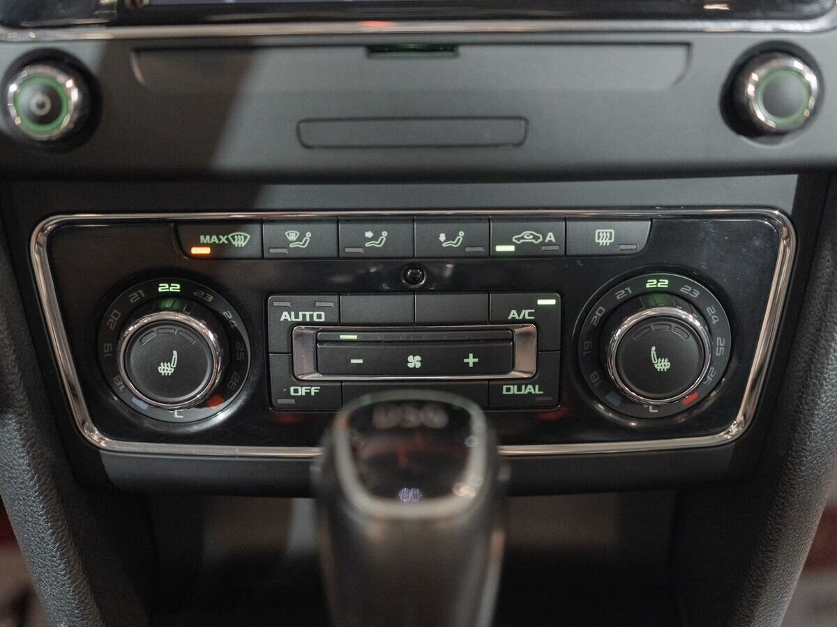 Skoda Superb 2014 - фото автомобиля