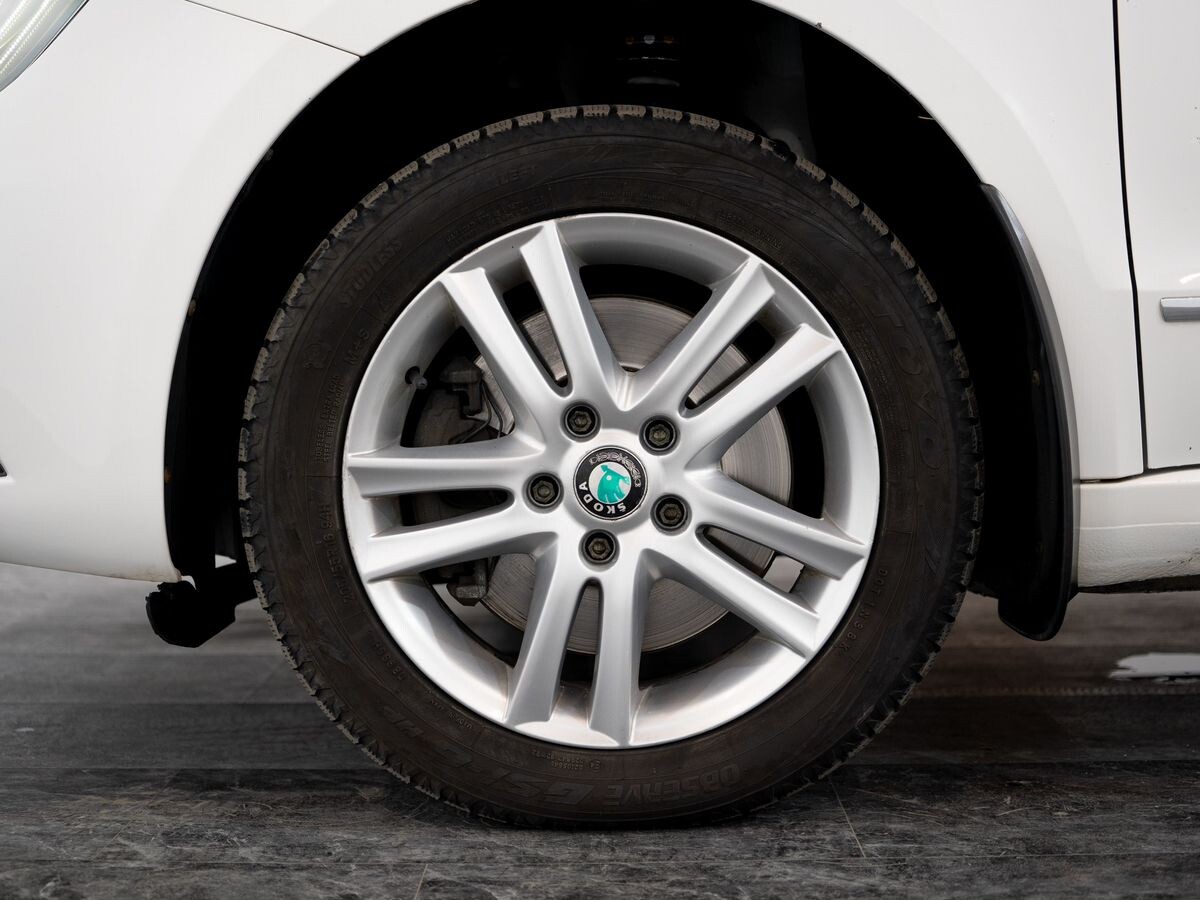 Skoda Superb 2014 - фото автомобиля