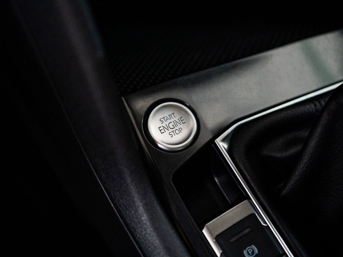 Volkswagen Tiguan 2021 - фото автомобиля