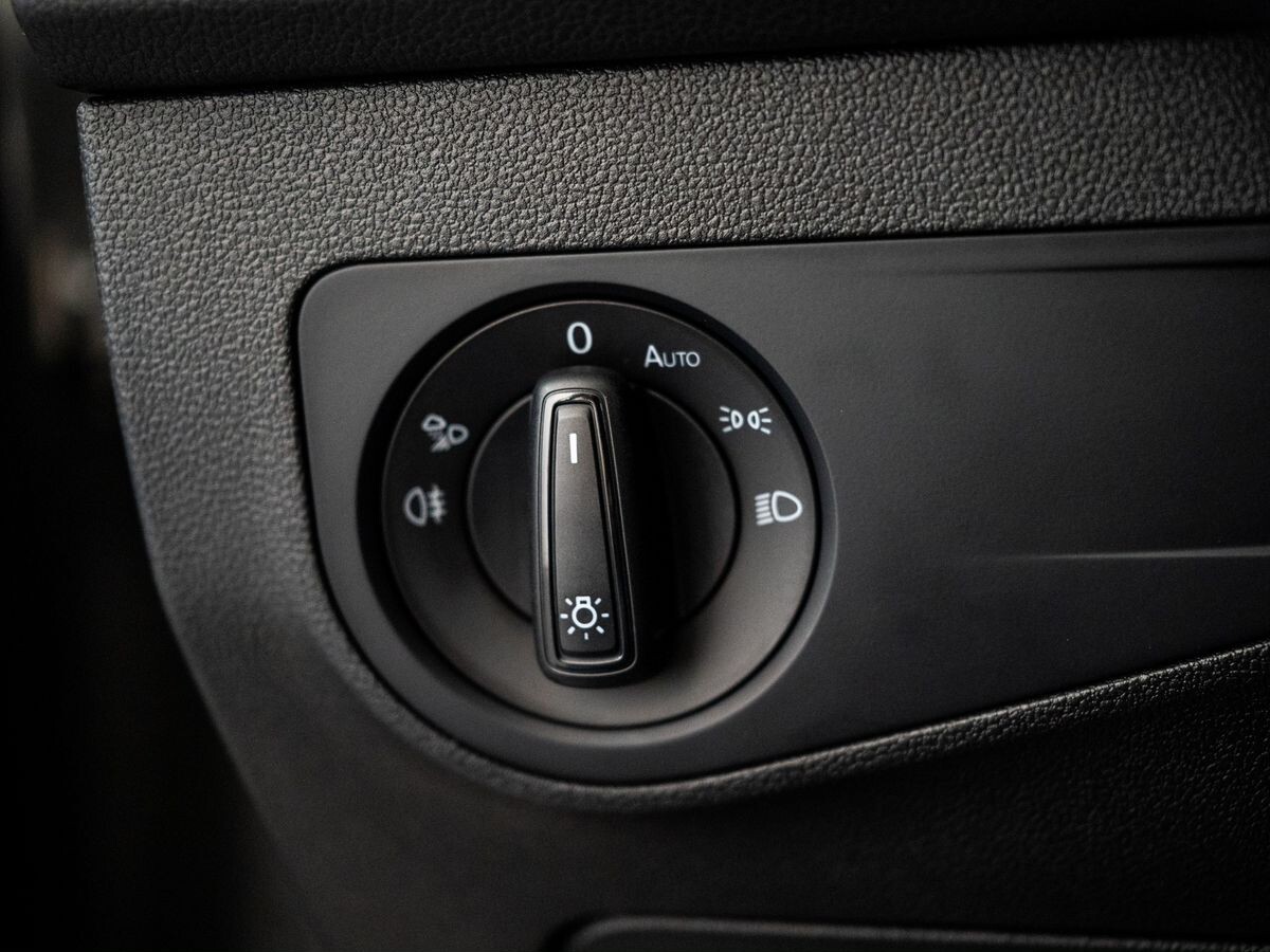 Volkswagen Tiguan 2021 - фото автомобиля