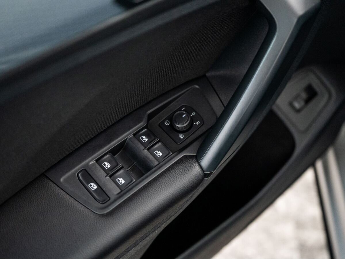 Volkswagen Tiguan 2021 - фото автомобиля