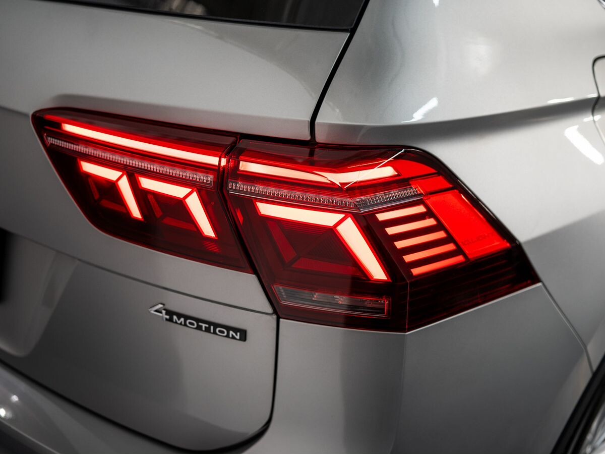 Volkswagen Tiguan 2021 - фото автомобиля