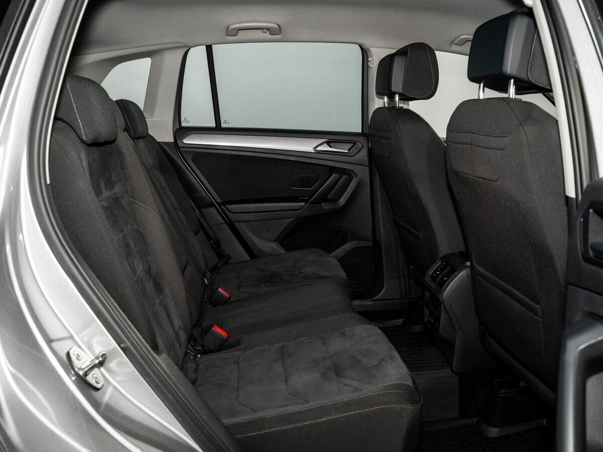 Volkswagen Tiguan 2021 - фото автомобиля