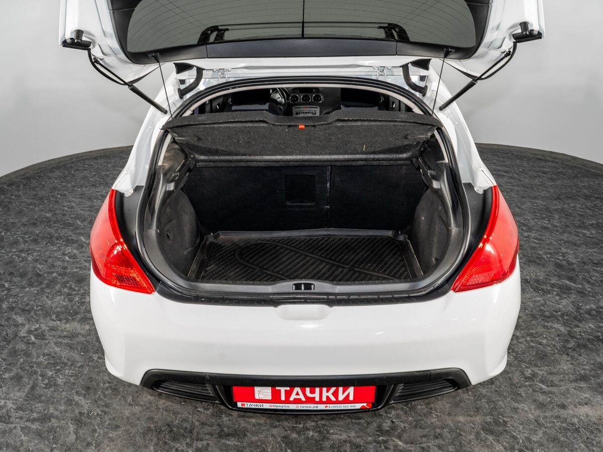 Peugeot 308 2011 - фото автомобиля