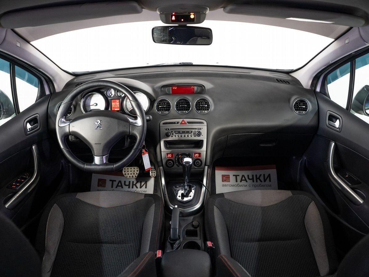 Peugeot 308 2011 - фото автомобиля