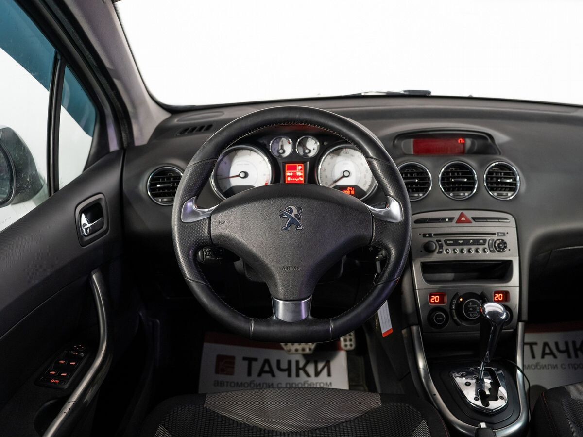 Peugeot 308 2011 - фото автомобиля