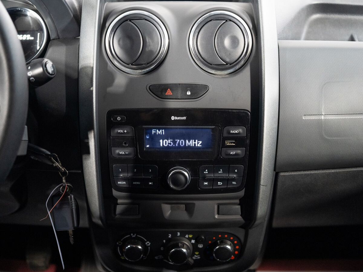 Renault Duster 2019 - фото автомобиля