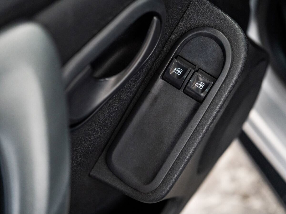 Renault Duster 2019 - фото автомобиля