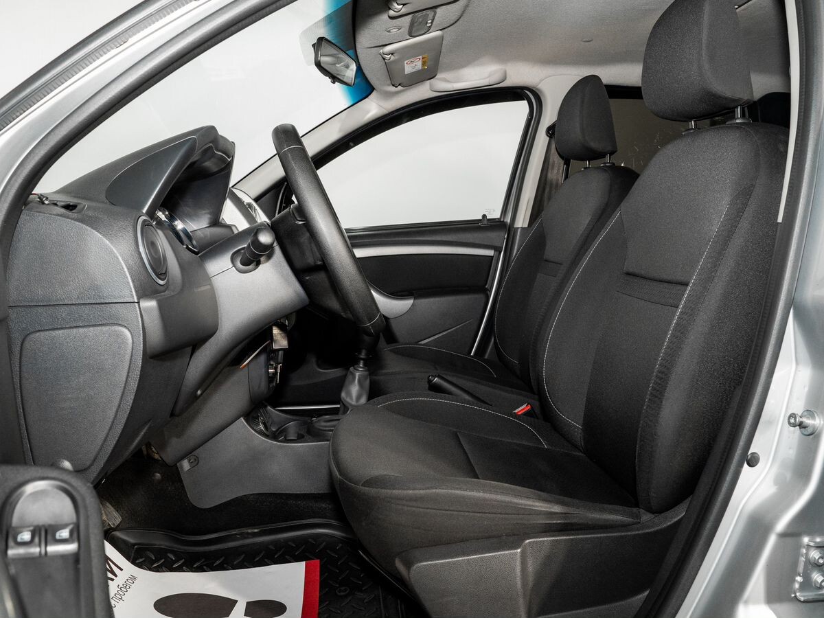 Renault Duster 2019 - фото автомобиля