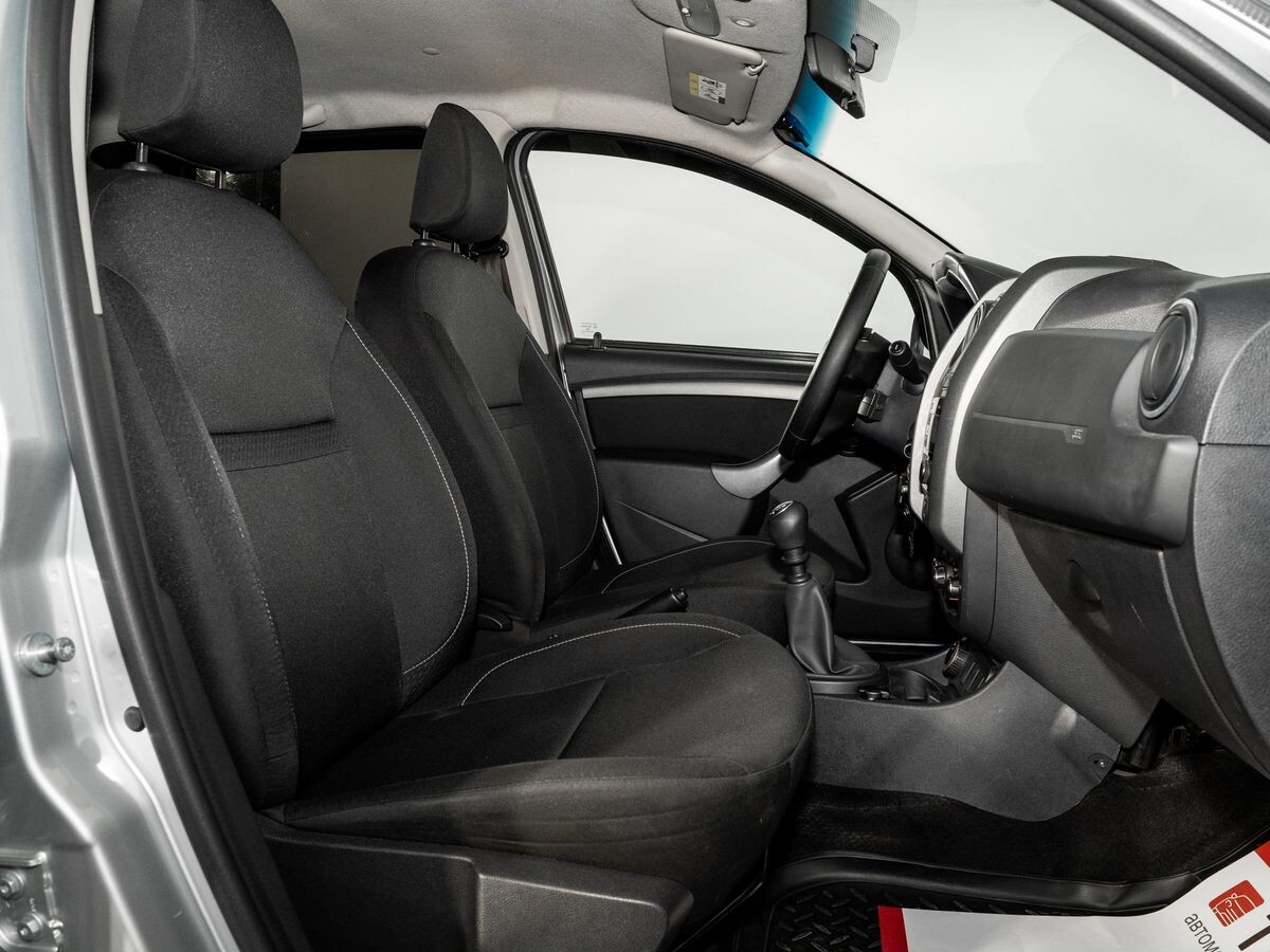 Renault Duster 2019 - фото автомобиля