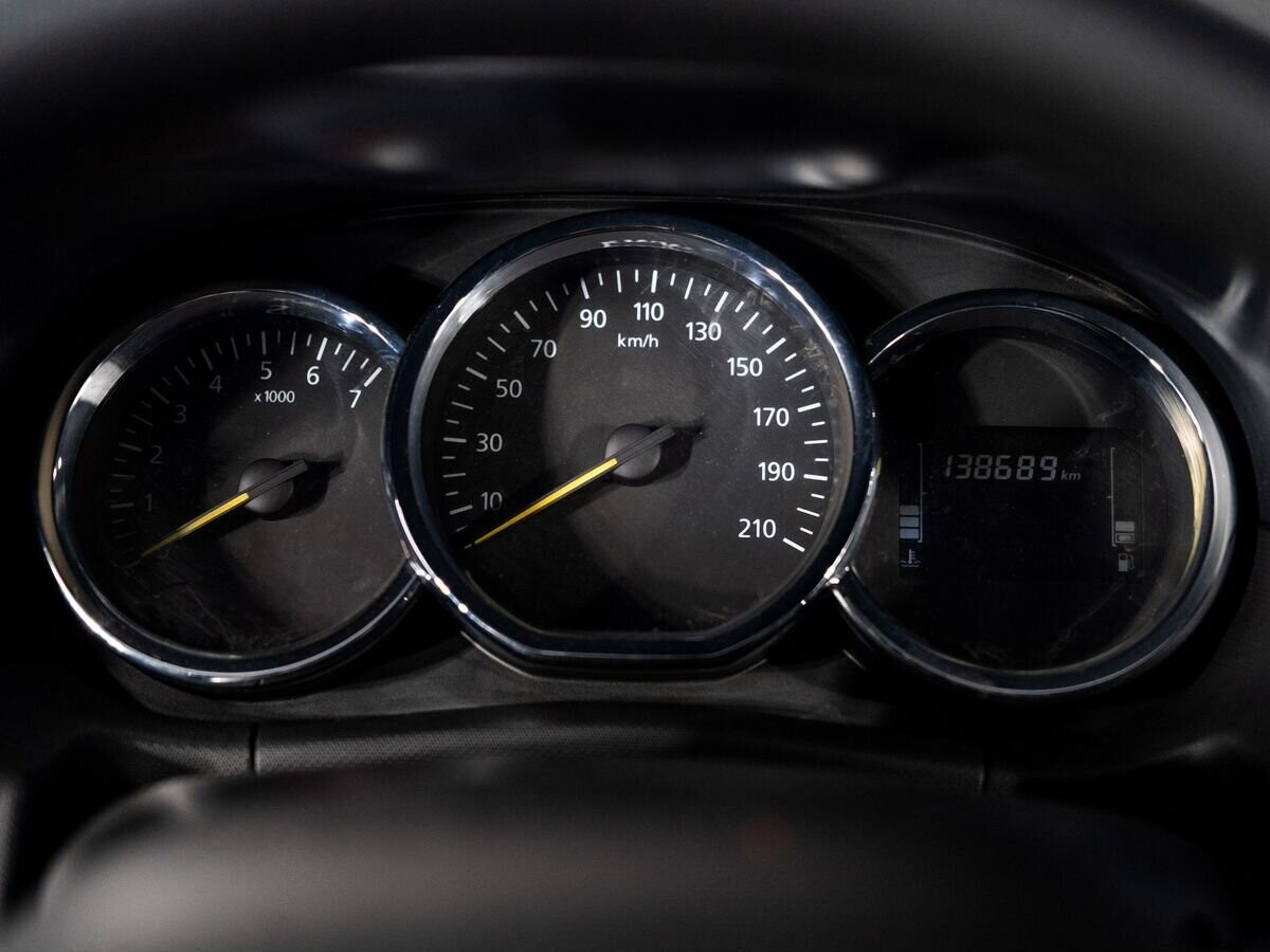 Renault Duster 2019 - фото автомобиля