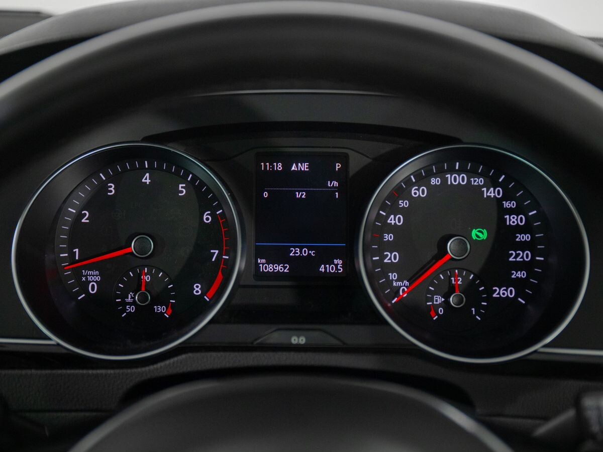 Volkswagen Passat 2016 - фото автомобиля