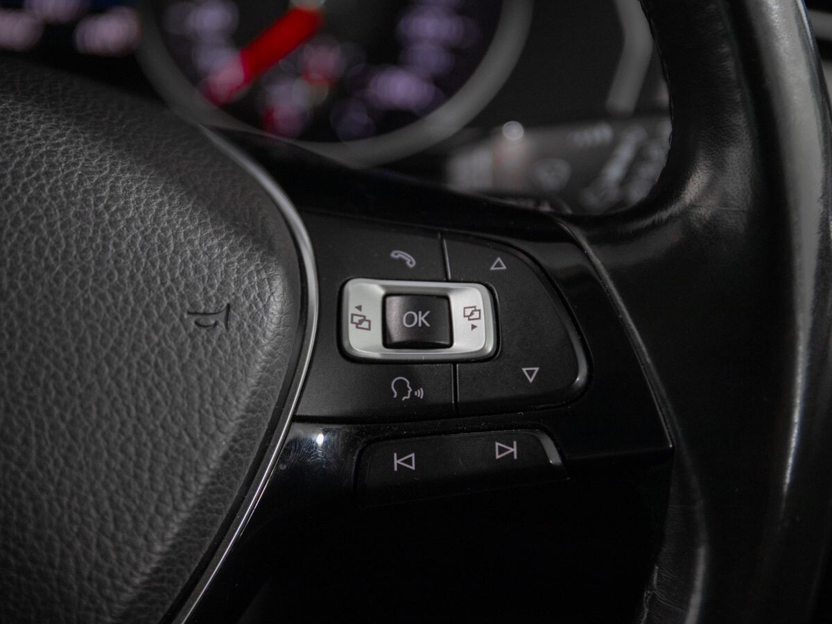 Volkswagen Passat 2016 - фото автомобиля