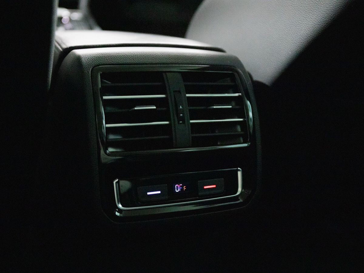 Volkswagen Passat 2016 - фото автомобиля