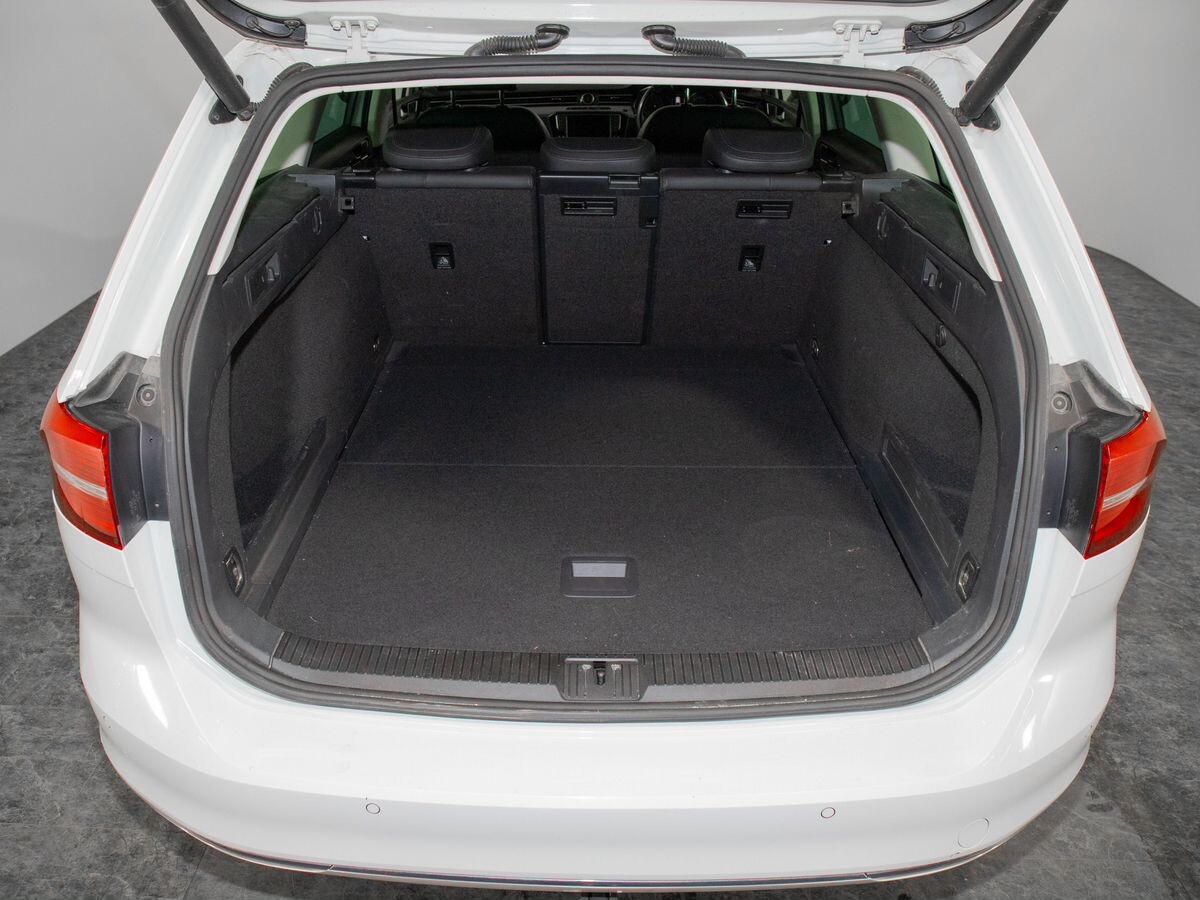 Volkswagen Passat 2016 - фото автомобиля