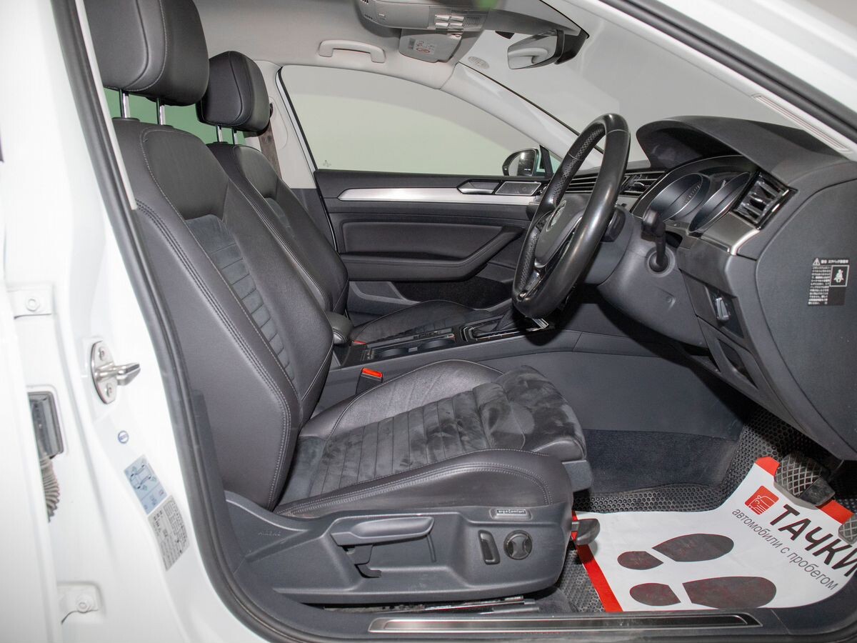 Volkswagen Passat 2016 - фото автомобиля