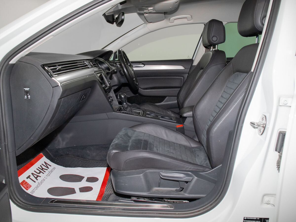 Volkswagen Passat 2016 - фото автомобиля