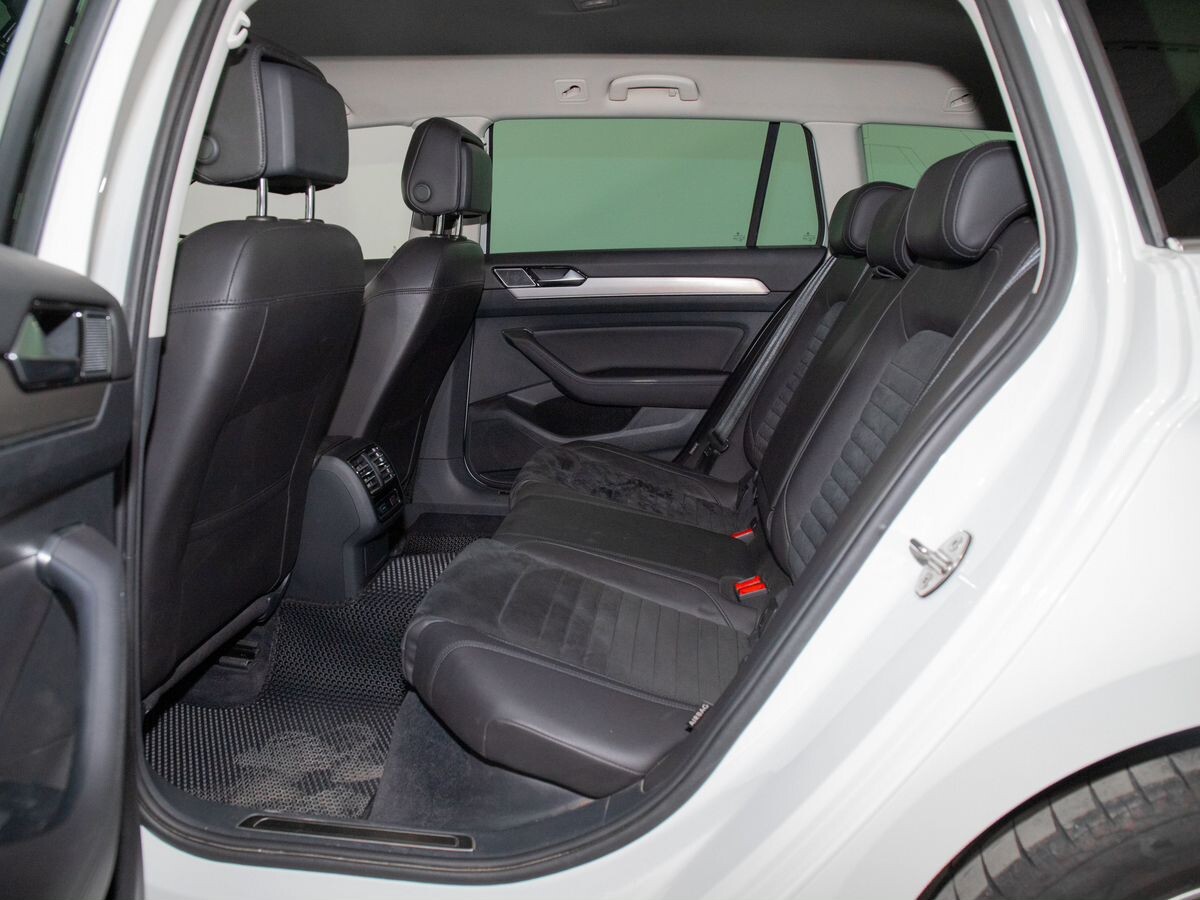 Volkswagen Passat 2016 - фото автомобиля