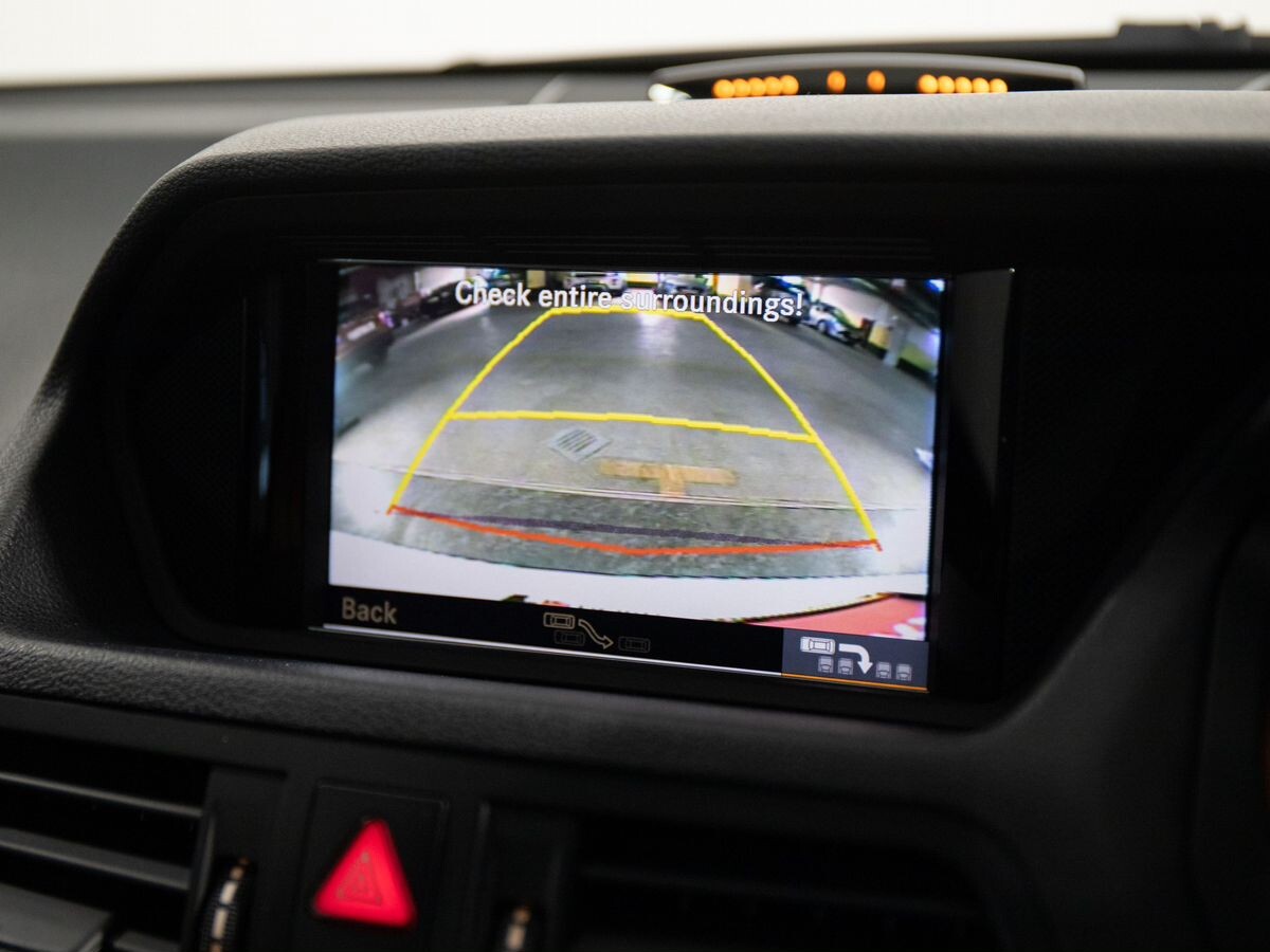 Mercedes-Benz E-Класс 2011 - фото автомобиля