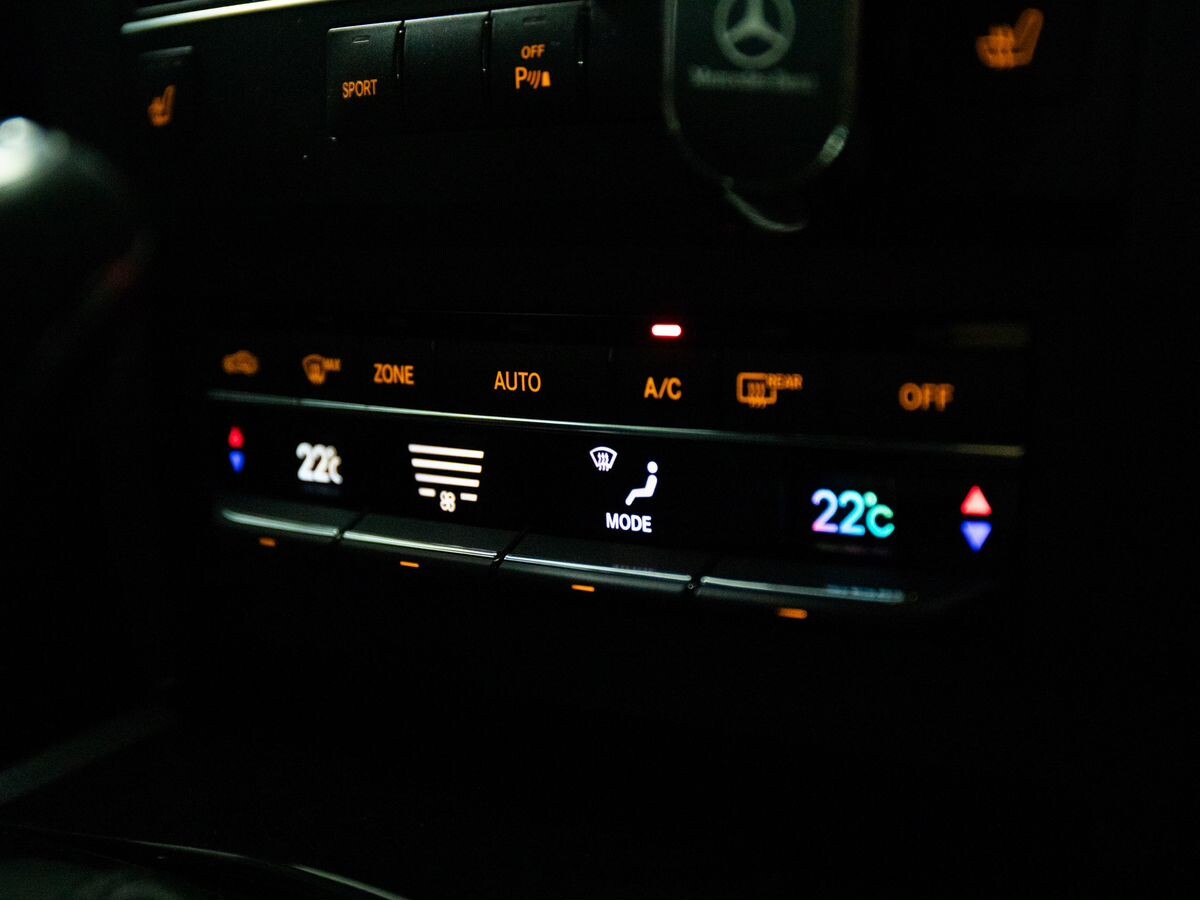 Mercedes-Benz E-Класс 2011 - фото автомобиля