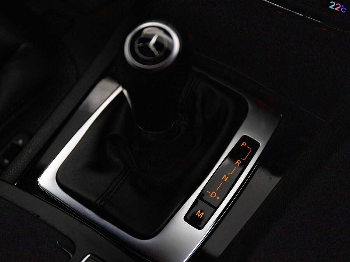 Mercedes-Benz E-Класс 2011 - фото автомобиля