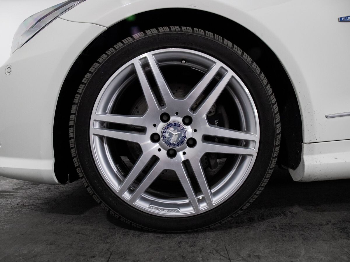 Mercedes-Benz E-Класс 2011 - фото автомобиля