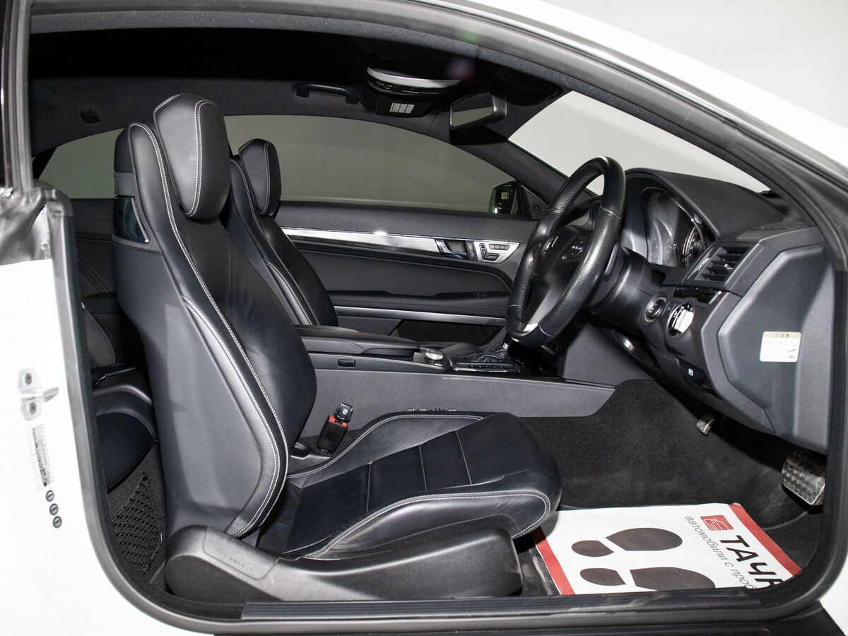 Mercedes-Benz E-Класс 2011 - фото автомобиля
