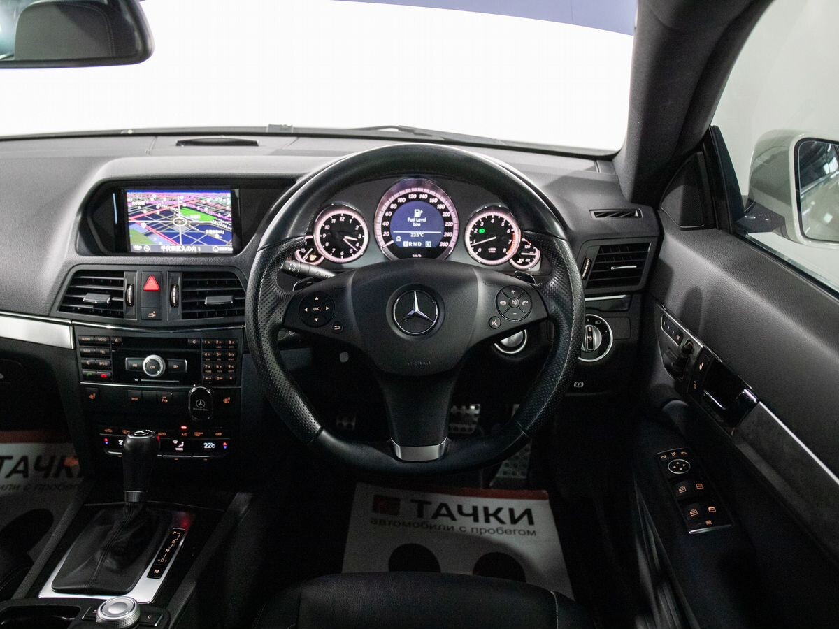 Mercedes-Benz E-Класс 2011 - фото автомобиля