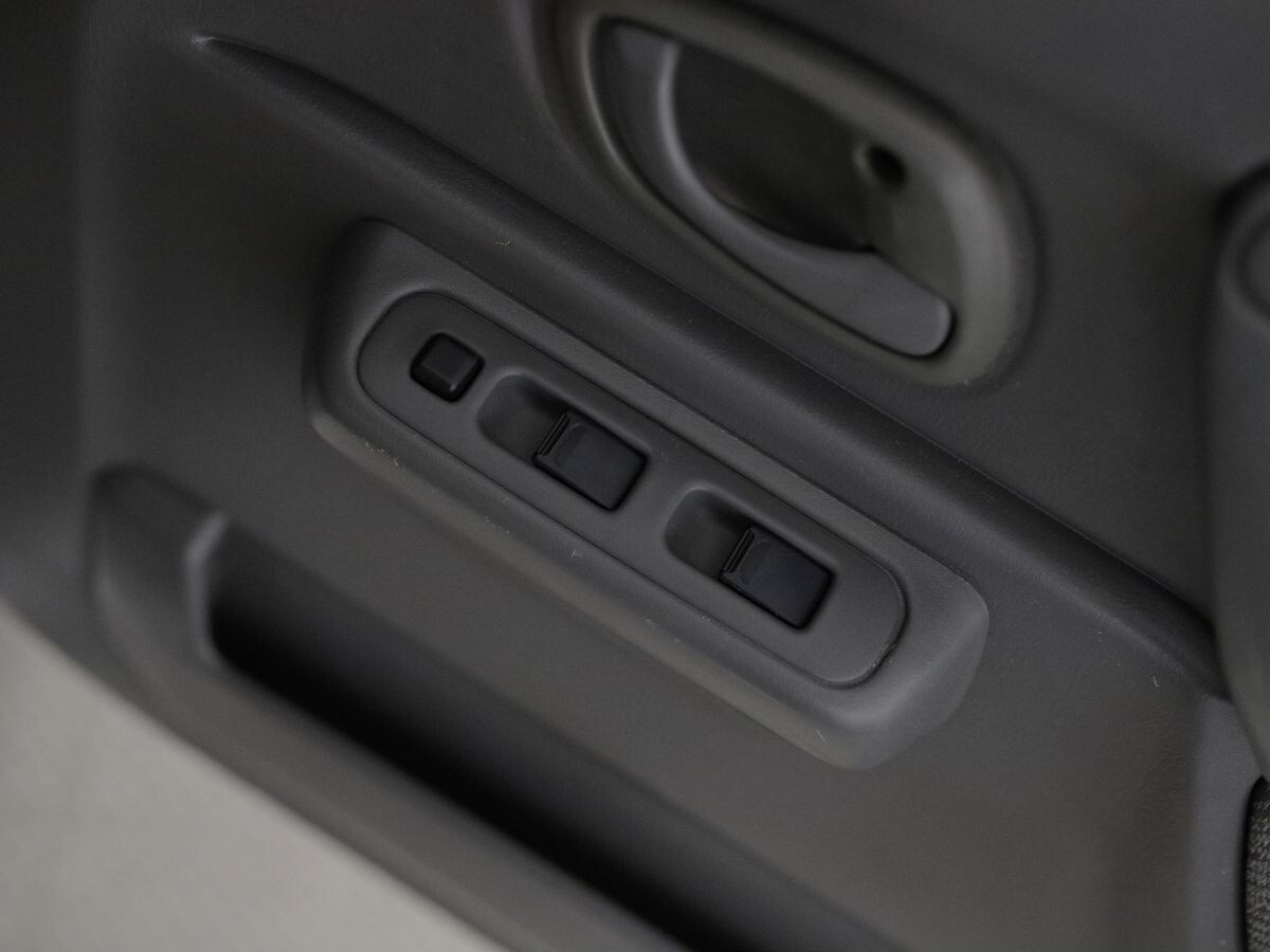 Suzuki Jimny 2005 - фото автомобиля