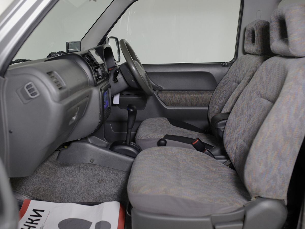 Suzuki Jimny 2005 - фото автомобиля