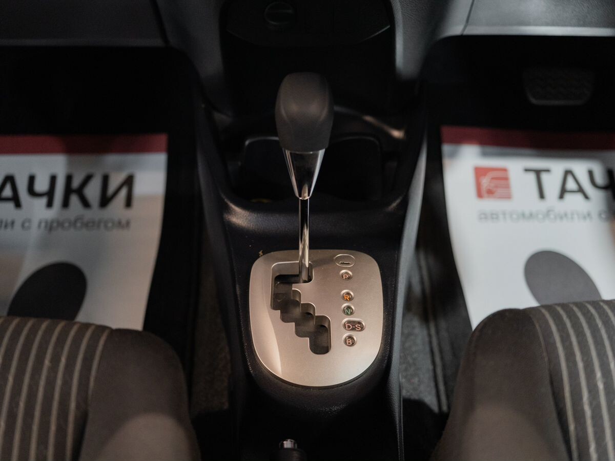 Toyota Vitz 2014 - фото автомобиля