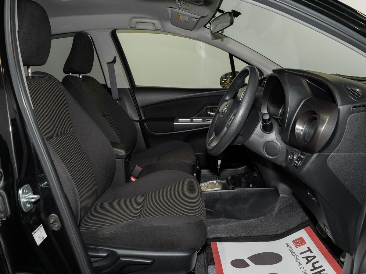 Toyota Vitz 2014 - фото автомобиля