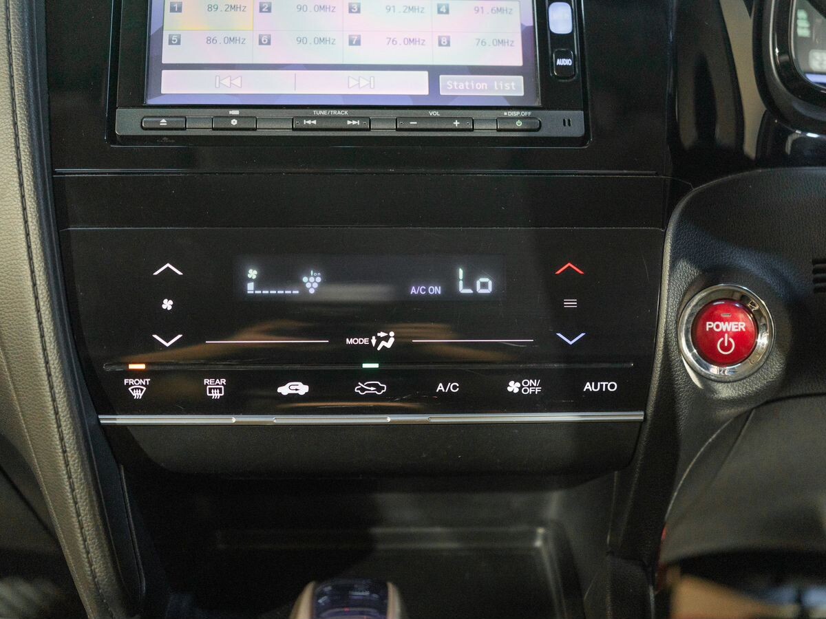 Honda Shuttle 2015 - фото автомобиля