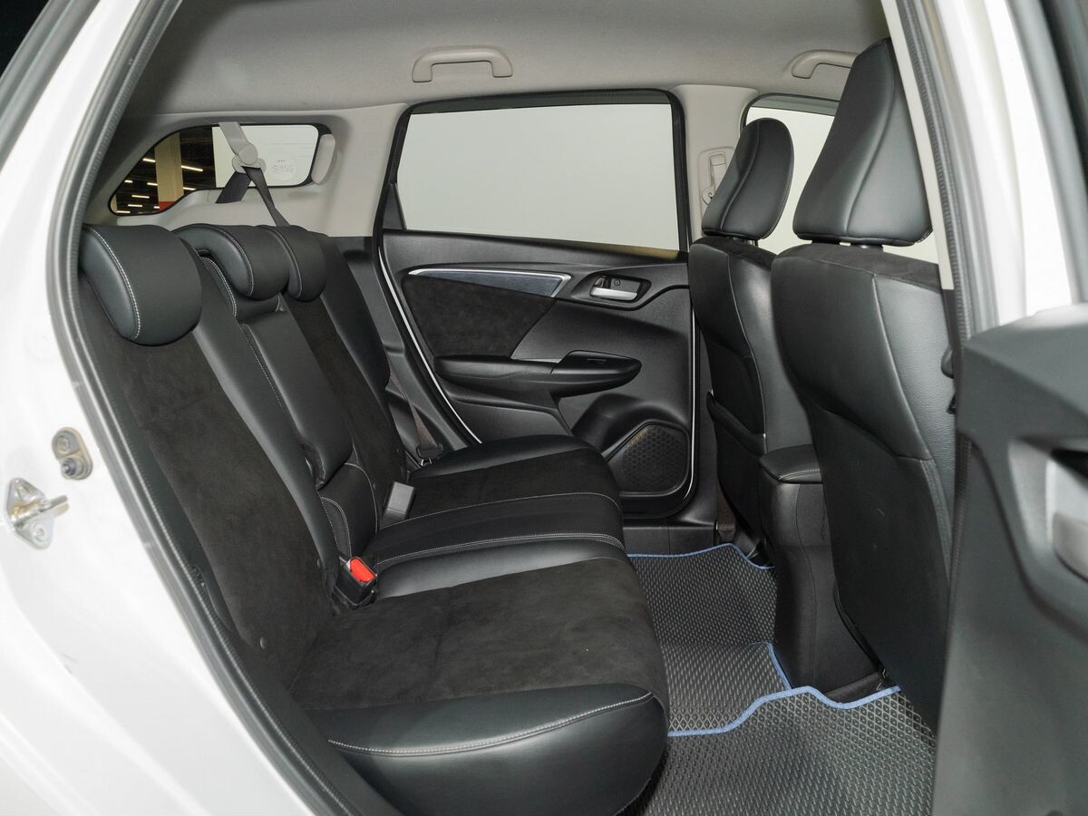 Honda Shuttle 2015 - фото автомобиля