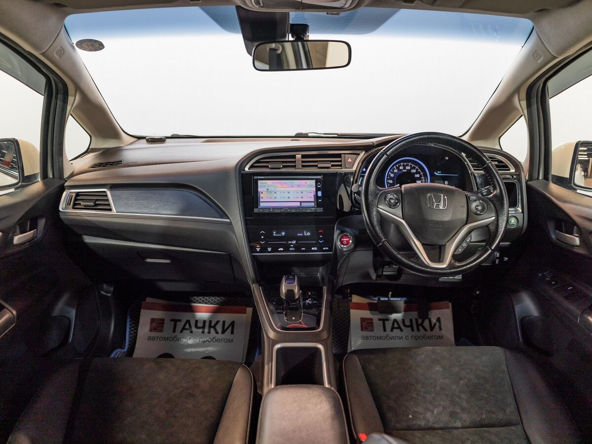 Honda Shuttle 2015 - фото автомобиля