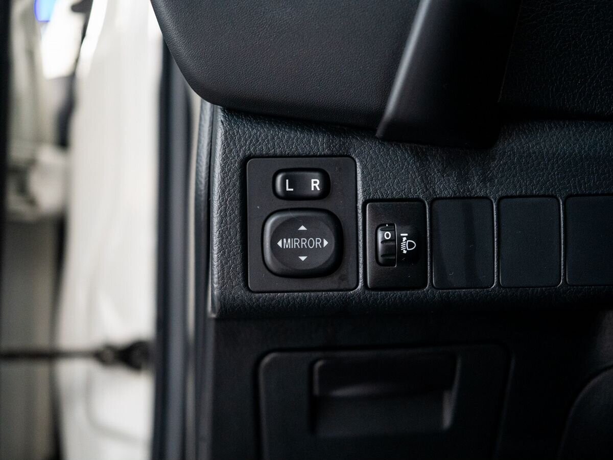 Toyota Corolla 2018 - фото автомобиля