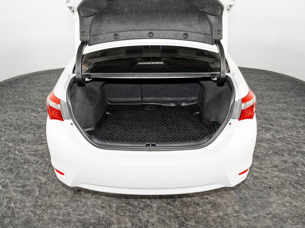 Toyota Corolla 2018 - фото автомобиля