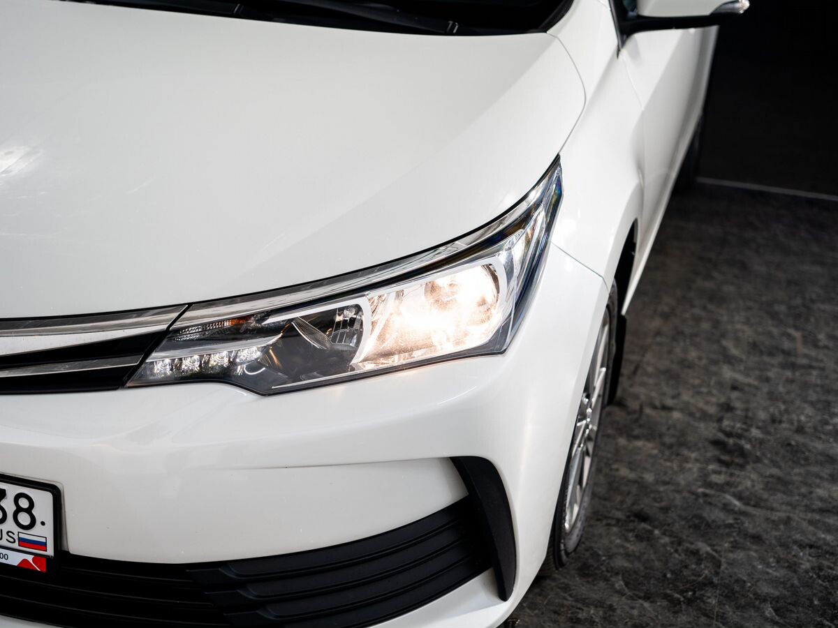 Toyota Corolla 2018 - фото автомобиля